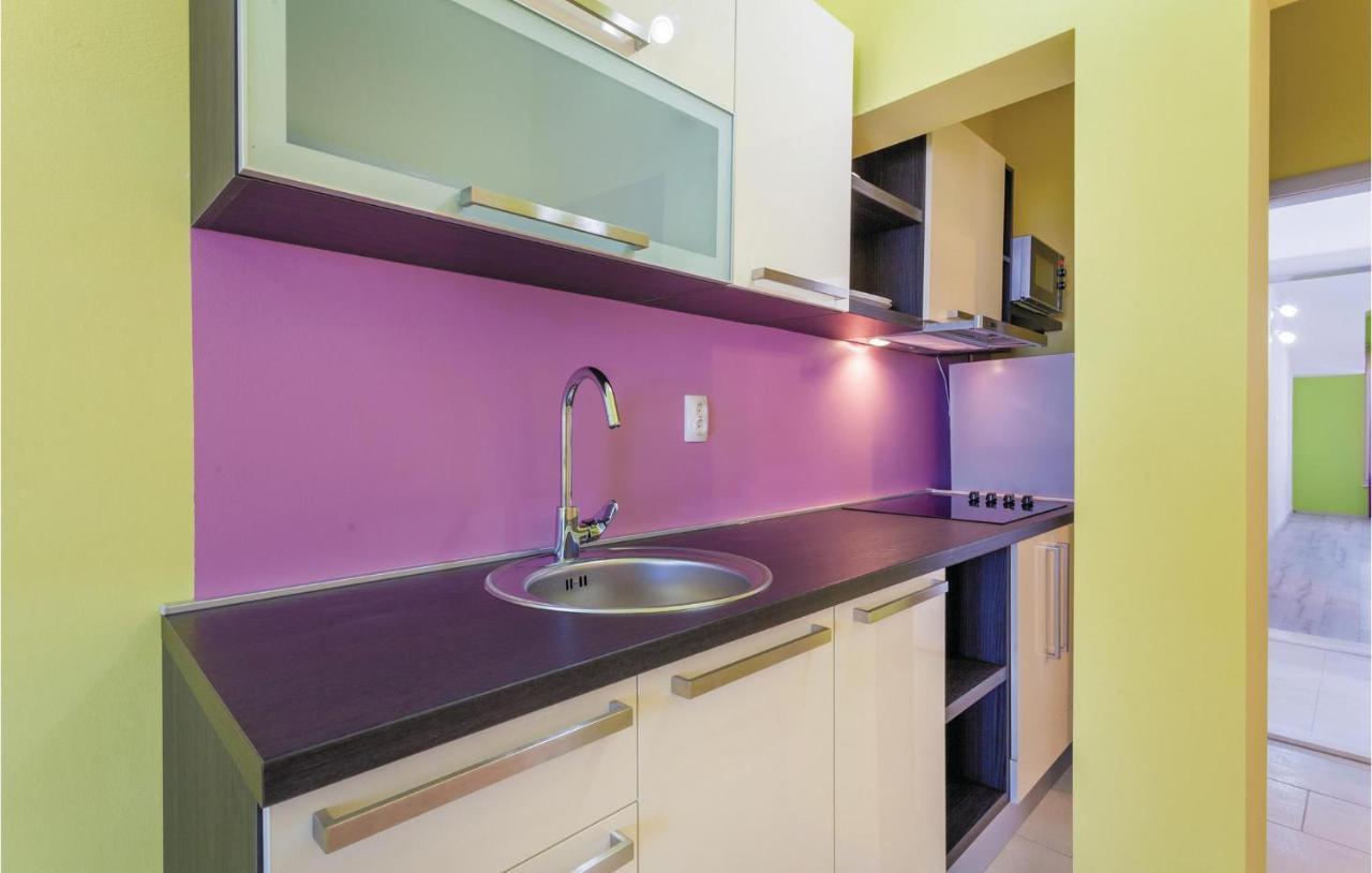Lovely Apartment In Kastel Stafilic With Jacuzzi Kastela Exterior photo