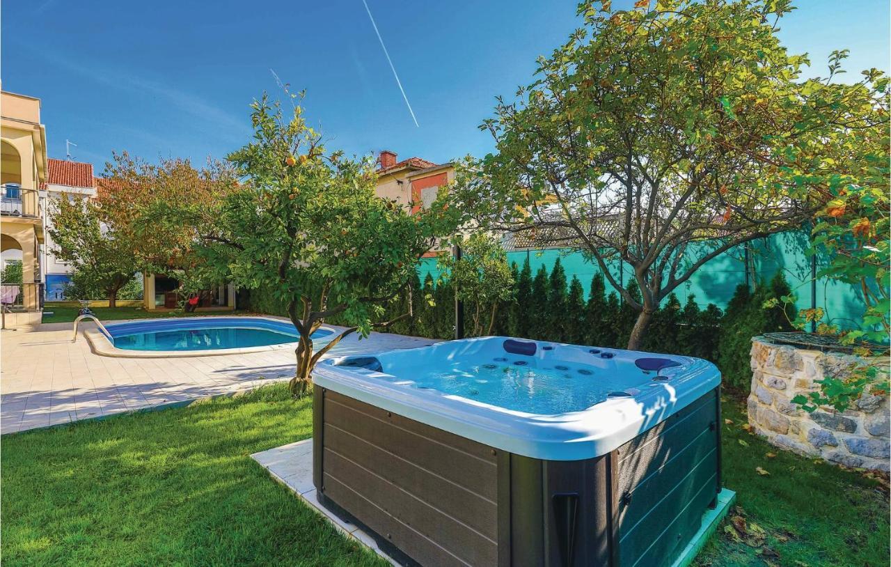 Lovely Apartment In Kastel Stafilic With Jacuzzi Kastela Exterior photo